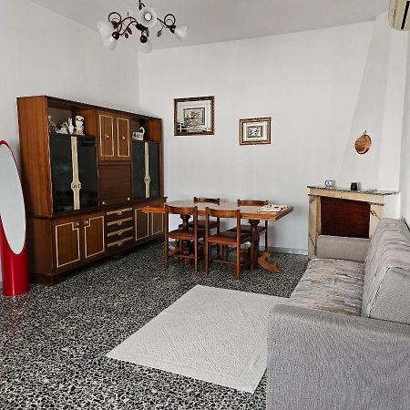 Appartamento A Telti Con Giardino Privato E Posto Auto Exterior photo