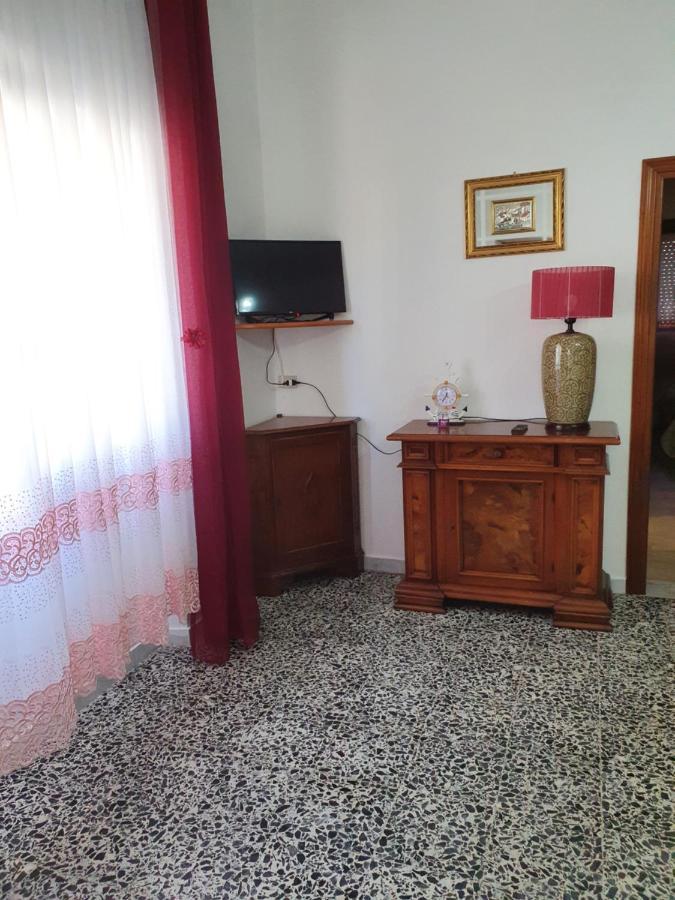 Appartamento A Telti Con Giardino Privato E Posto Auto Exterior photo